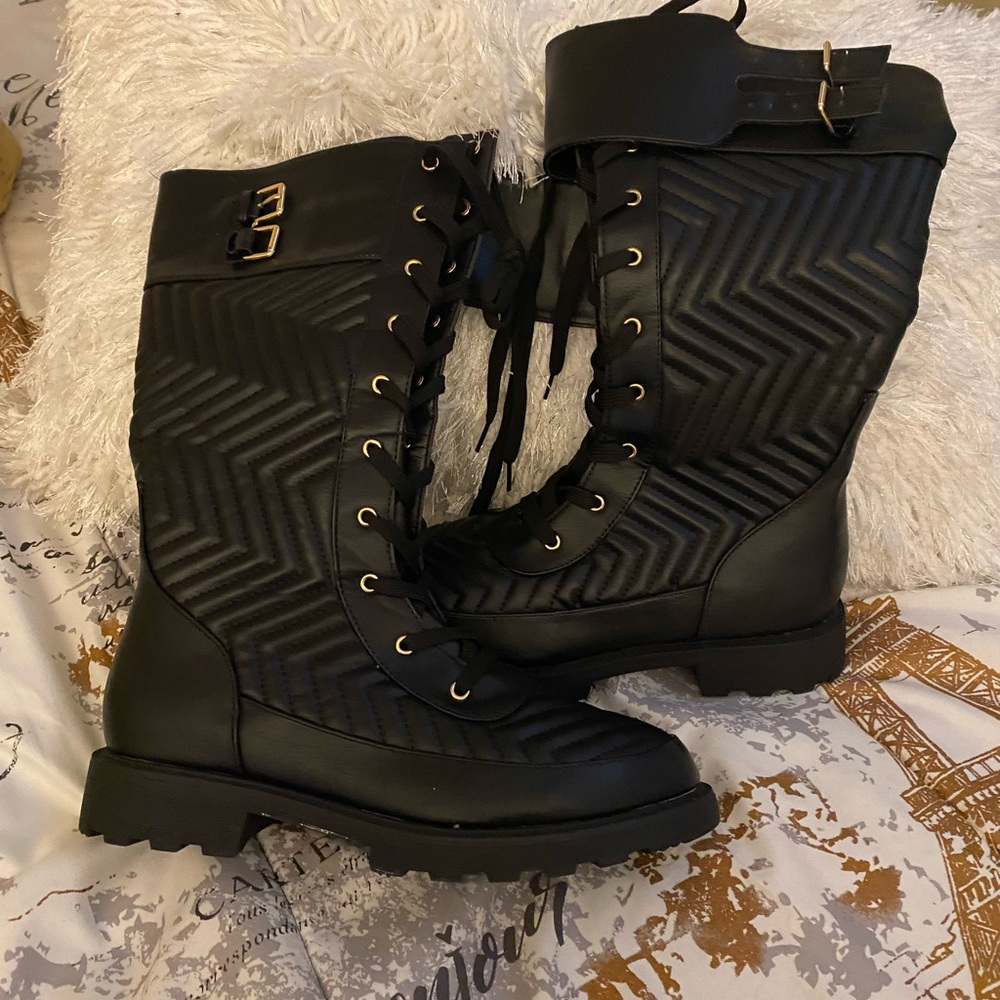 🖤BRAND NEW🖤 BLOCK HEELED BOOT - Picture 2 of 5